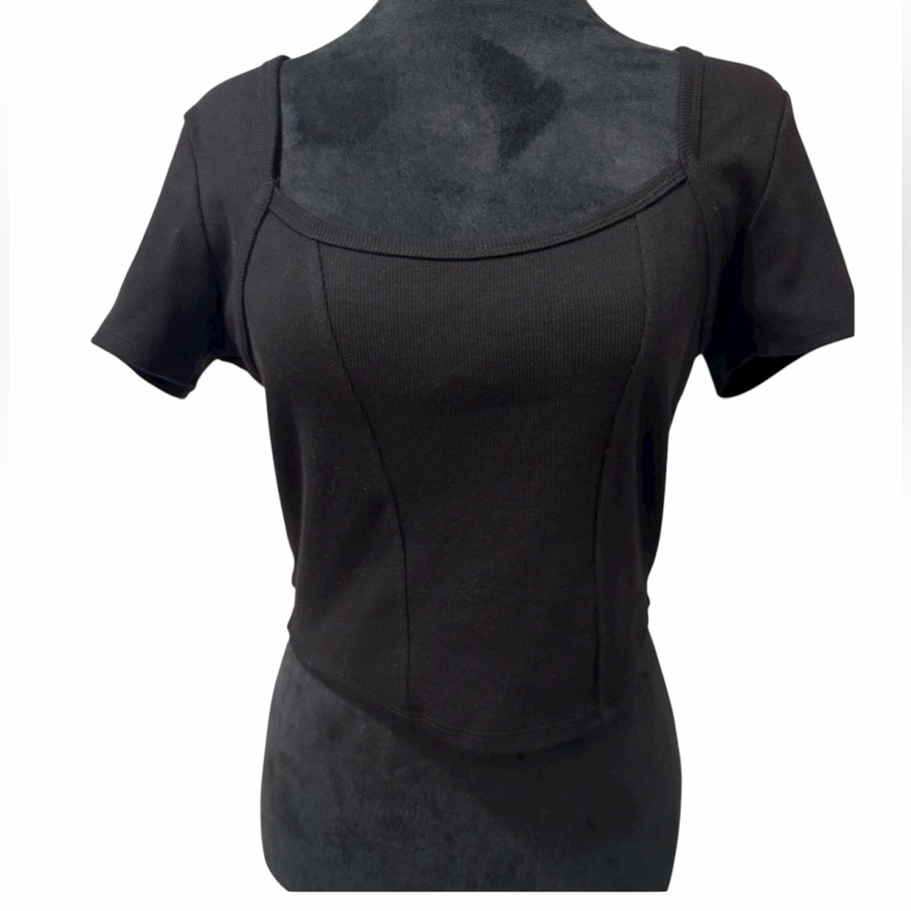 Bozzolo Black Chic and Sleek Minimalist crop Top - Junior Size Large NWT